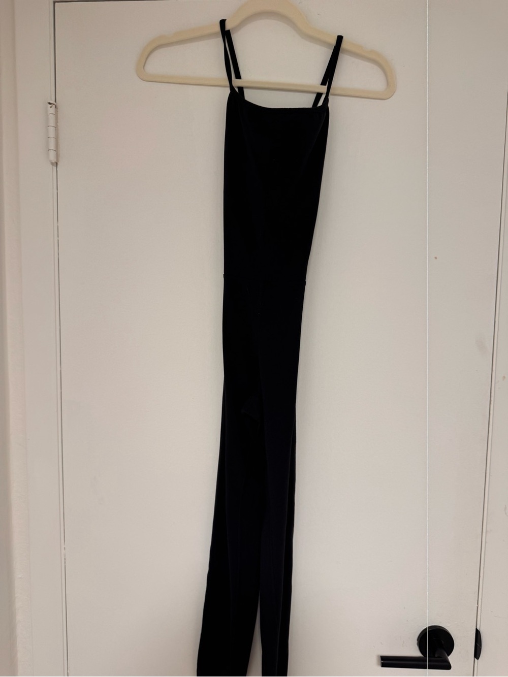 YEAR OF OURS- STUDIO ONESIE CAPRI- BLACK- SIZE XS- BUILT IN BRA- NEW! - Picture 4 of 5